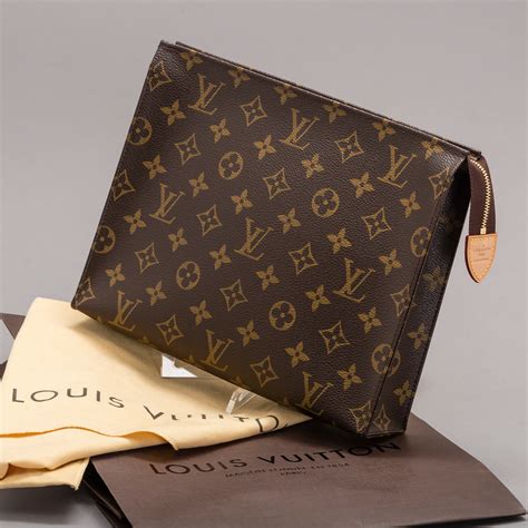 fake louis vuitton mens toiletry bag|toiletry pouch 26 louis vuitton.